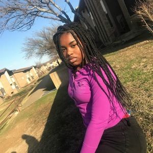 Meet your Posher, Amari